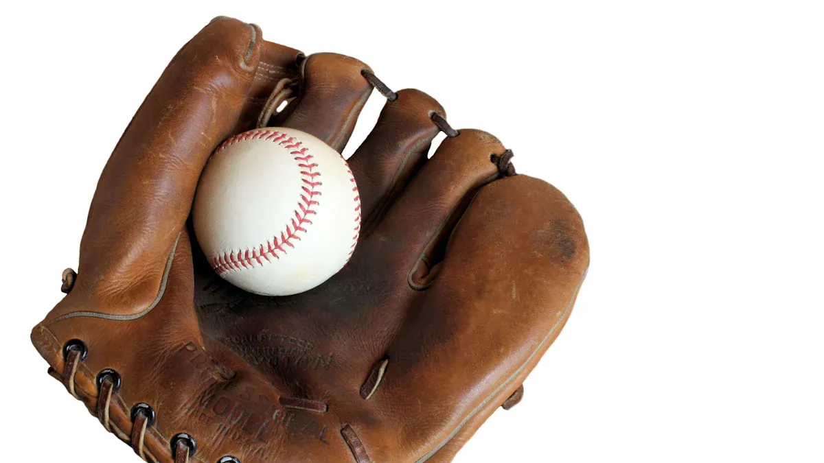 Choosing the Right Baseball Glove for Performance